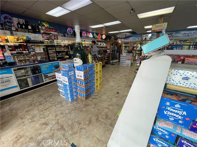 19171 Magnoia Street, Huntington Beach CA: https://media.crmls.org/medias/a2cc292f-9955-4c9c-8bfc-fbf7ee8a7f7d.jpg