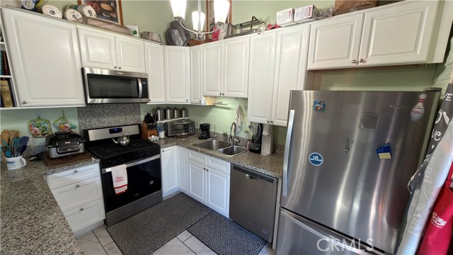 Detail Gallery Image 12 of 24 For 5118 Lakeview Ave #4,  Yorba Linda,  CA 92886 - 2 Beds | 2 Baths