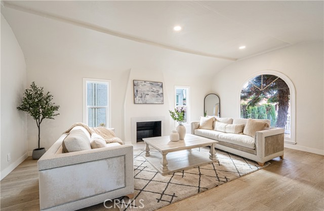 1818 W 79th Street, Los Angeles CA: https://media.crmls.org/medias/a2cdcb84-c91c-4d2f-86e2-2912f2380a6f.jpg