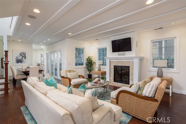 Detail Gallery Image 16 of 47 For 127 Pearl, Newport Beach,  CA 92662 - 3 Beds | 2/1 Baths