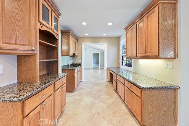 2501 Cliff Road, Upland CA: https://media.crmls.org/medias/a2ce50c7-4c9c-4923-abbc-94582705644b.jpg