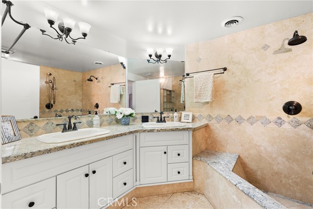 24595 Overlake Drive, Lake Forest CA: https://media.crmls.org/medias/a2cebb96-99d1-4732-9b93-2f8e5443b435.jpg