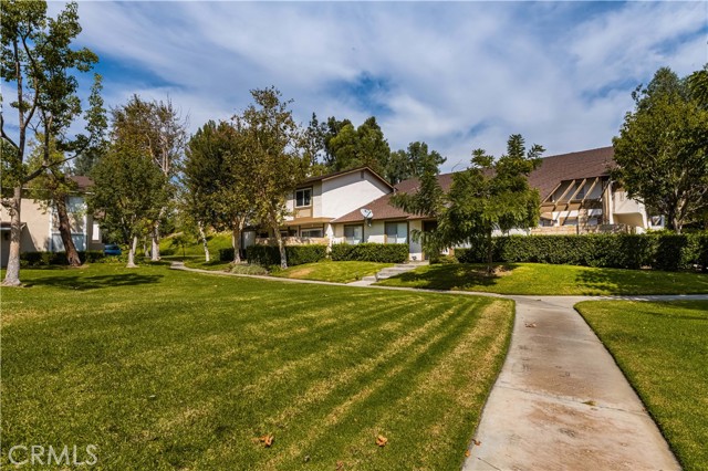 Detail Gallery Image 5 of 36 For 5497 E Willow Woods Ln #C,  Anaheim,  CA 92807 - 3 Beds | 1/1 Baths