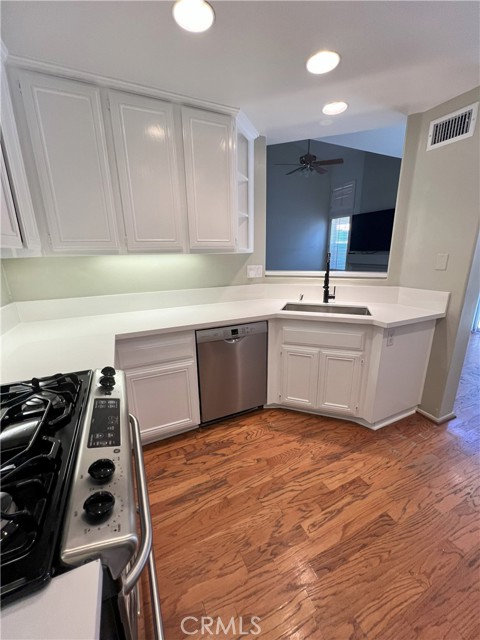 29 Morning Glory, Rancho Santa Margarita CA: https://media.crmls.org/medias/a2d0b28a-d8ba-4a14-b062-c1c189a642a3.jpg