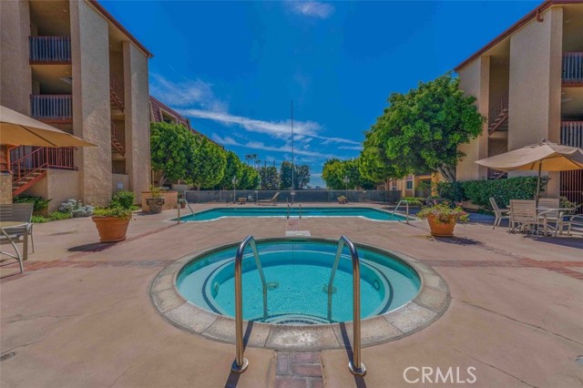 Detail Gallery Image 4 of 31 For 2101 E 21st #212,  Signal Hill,  CA 90755 - 2 Beds | 2 Baths