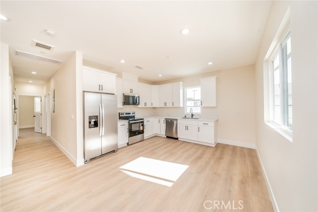 Detail Gallery Image 18 of 30 For 11186 Vernon Ave #B,  Chino,  CA 91710 - 3 Beds | 2 Baths