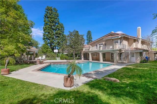 Detail Gallery Image 29 of 33 For 4525 Vista De Oro Ave, Woodland Hills,  CA 91364 - 5 Beds | 4/2 Baths