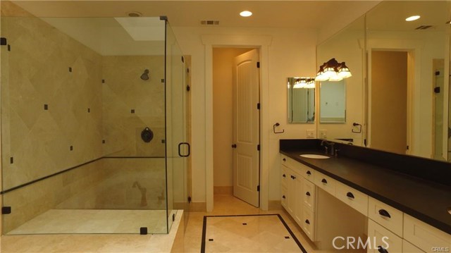 Detail Gallery Image 63 of 75 For 804 N Irena Ave #B,  Redondo Beach,  CA 90277 - 3 Beds | 2/1 Baths