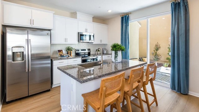 Detail Gallery Image 1 of 18 For 1357 Yeager Ave, Rialto,  CA 92376 - 4 Beds | 3 Baths