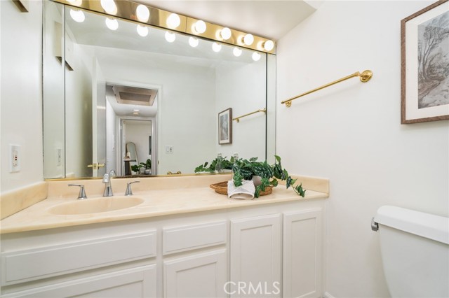 Detail Gallery Image 13 of 22 For 4915 Tyrone #115,  Sherman Oaks,  CA 91423 - 1 Beds | 1/1 Baths