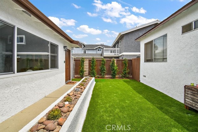 2009 Graham Avenue, Redondo Beach, California 90278, ,Residential Income,Sold,Graham,SB23143198