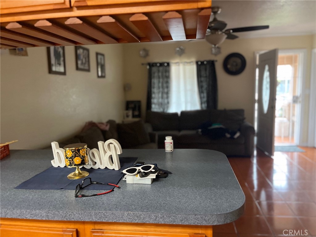 https://media.crmls.org/medias/a2d43684-2826-4ae1-8b98-6904d2114ddc.jpg?preset=X-Large