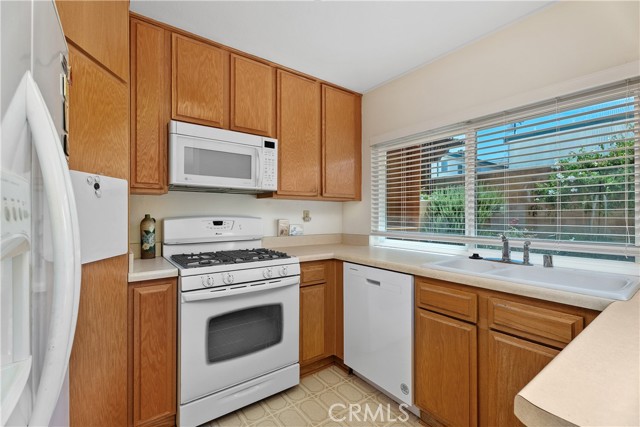 Detail Gallery Image 17 of 46 For 25837 Oak #111,  Lomita,  CA 90717 - 3 Beds | 2/1 Baths