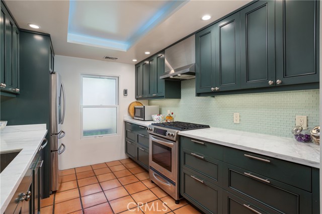 Detail Gallery Image 10 of 33 For 2012 Baja, Newport Beach,  CA 92660 - 3 Beds | 2 Baths