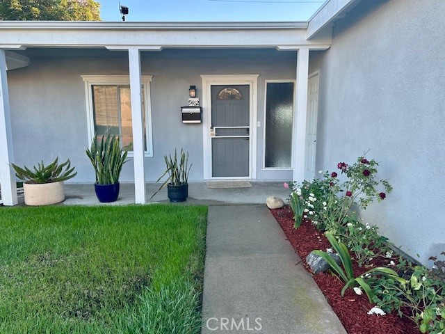 Detail Gallery Image 2 of 16 For 9462 Litchfield Dr, Huntington Beach,  CA 92646 - 3 Beds | 2 Baths