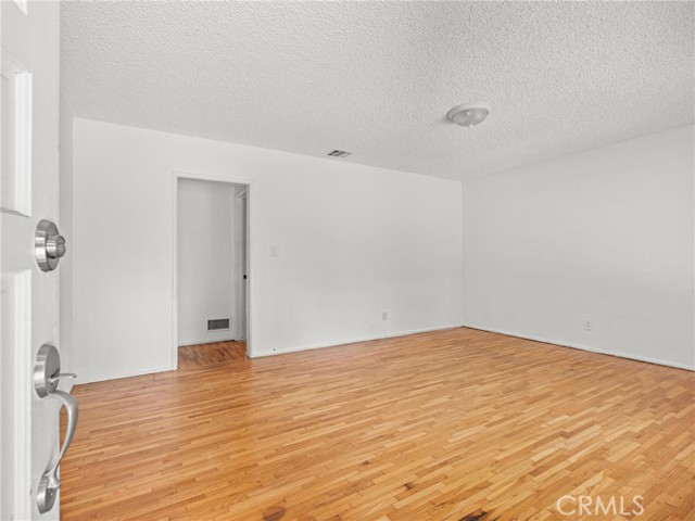 Image 4 of 41 For 14808 Condon Avenue
