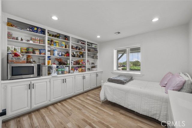 2556 W Avenue N 4, Palmdale CA: https://media.crmls.org/medias/a2d64c13-0f43-4186-8251-ce5940ee5513.jpg