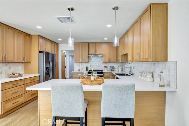 Detail Gallery Image 8 of 53 For 7012 Little Harbor, Huntington Beach,  CA 92648 - 4 Beds | 3 Baths