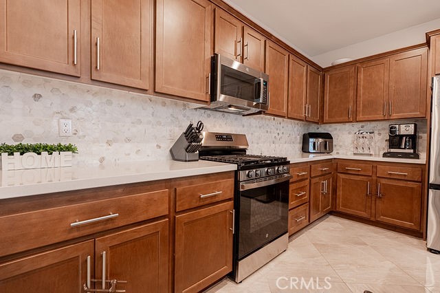 Detail Gallery Image 27 of 66 For 15219 Laguna Ave, Lake Elsinore,  CA 92530 - 4 Beds | 3 Baths