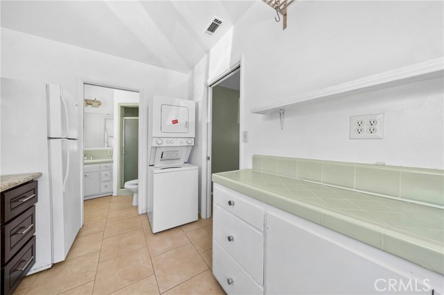 124 N Janet Place, Fullerton CA: https://media.crmls.org/medias/a2d6c07e-84af-4cbc-89e2-7eff085e3731.jpg