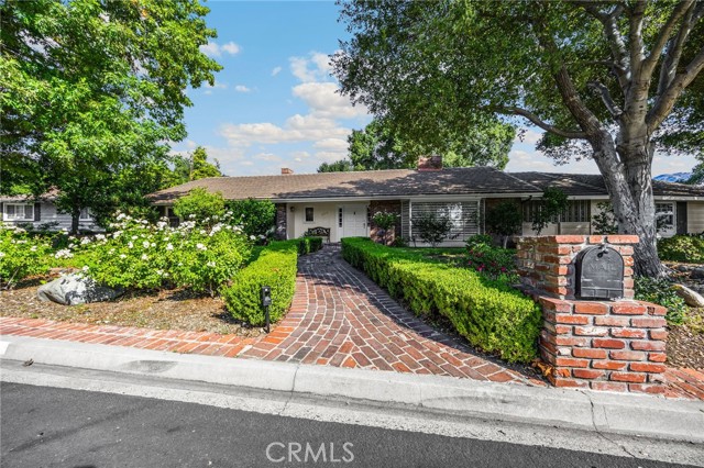 Detail Gallery Image 2 of 45 For 1627 Oak Tree Lane, Glendora,  CA 91741 - 3 Beds | 2/1 Baths