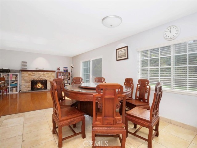 Casual Dining Area