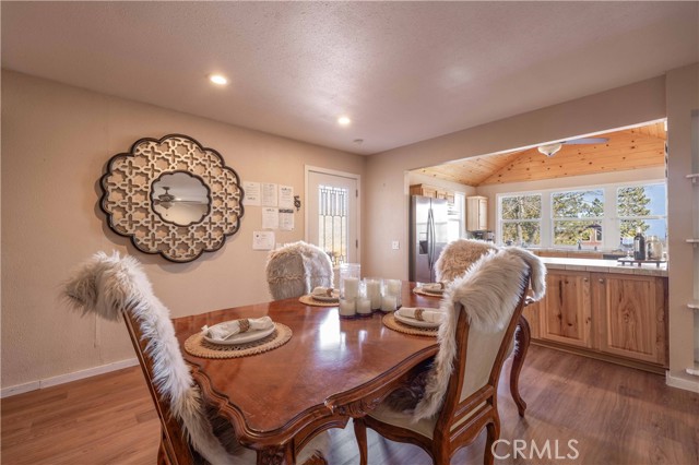 Detail Gallery Image 13 of 27 For 40177 Lakeview, Big Bear Lake,  CA 92315 - 3 Beds | 2 Baths