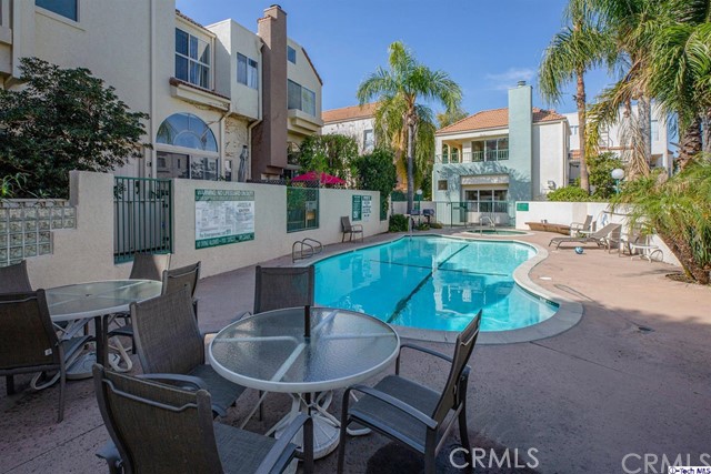 2 Bed Home for Sale in Sherman Oaks, California