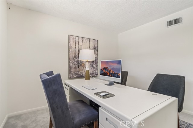 Detail Gallery Image 15 of 42 For 12131 Woodley Ave, Granada Hills,  CA 91344 - 4 Beds | 2/1 Baths