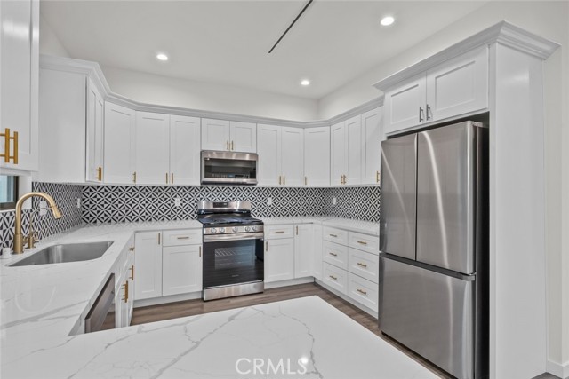 22835 Styles Street, Woodland Hills CA: https://media.crmls.org/medias/a2d8b8cf-a448-4a3c-a8e7-95b108458769.jpg