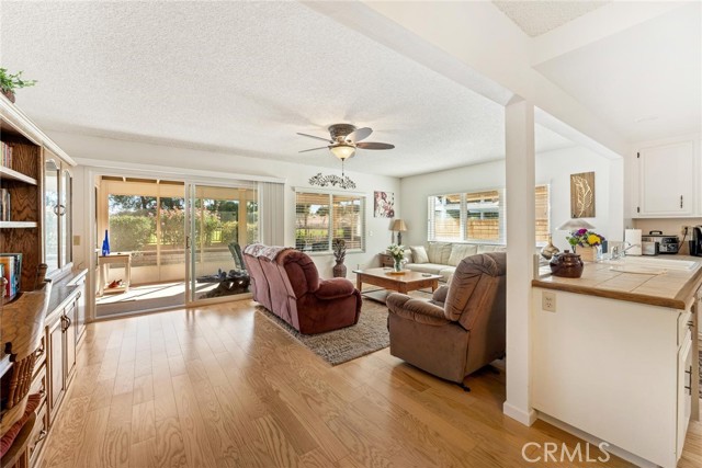 Detail Gallery Image 22 of 39 For 2059 Silver Oaks Way, Hemet,  CA 92545 - 2 Beds | 2 Baths