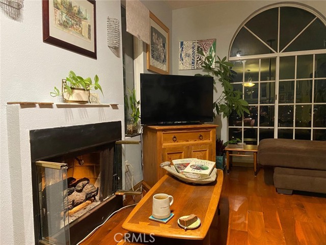 Detail Gallery Image 15 of 44 For 612 Alta Vista, Glendale,  CA 91205 - 3 Beds | 2/1 Baths