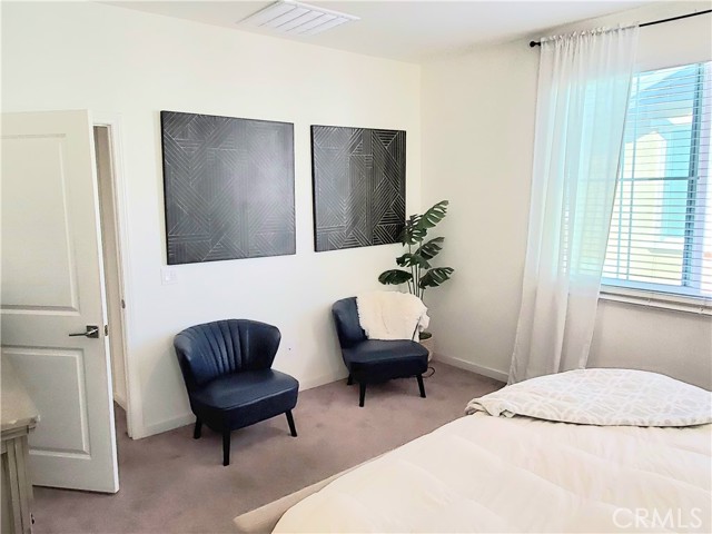 Detail Gallery Image 9 of 23 For 16229 Castello #6,  Fontana,  CA 92336 - 4 Beds | 2/1 Baths