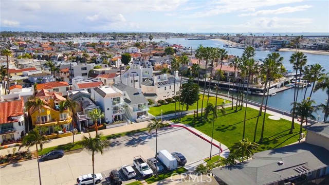 24 The Colonnade, Long Beach, California 90803, 3 Bedrooms Bedrooms, ,1 BathroomBathrooms,Single Family Residence,For Sale,The Colonnade,OC24028713