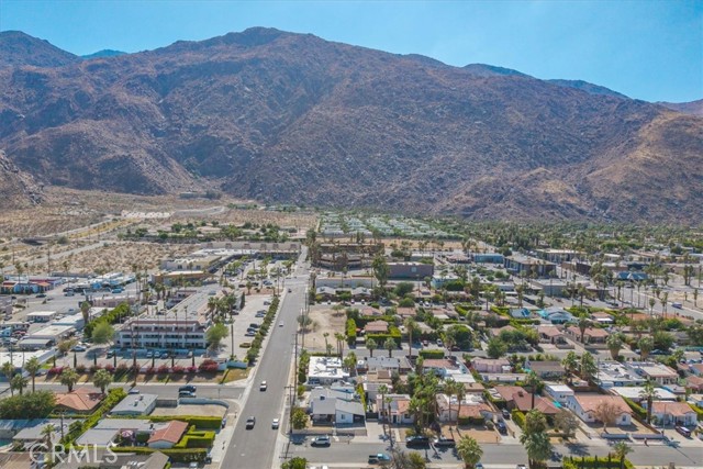 595 S Calle Santa Rosa, Palm Springs CA: https://media.crmls.org/medias/a2db9e9f-aca1-49d8-9688-4a67d3b15e25.jpg