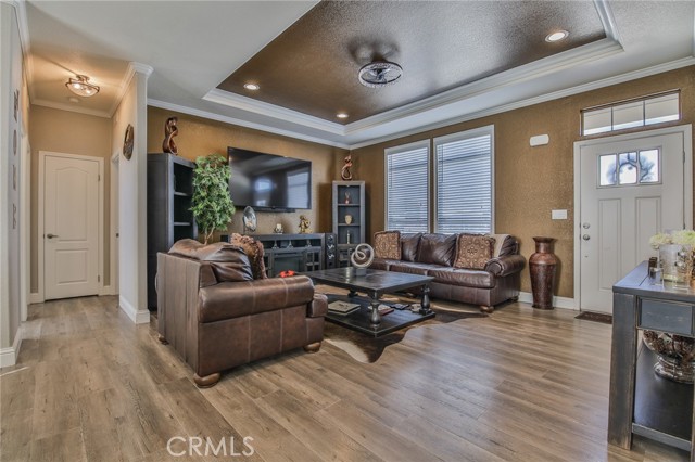 Detail Gallery Image 4 of 39 For 3595 Santa Fe Avenue, #302, Long Beach,  CA 90810 - 3 Beds | 2 Baths