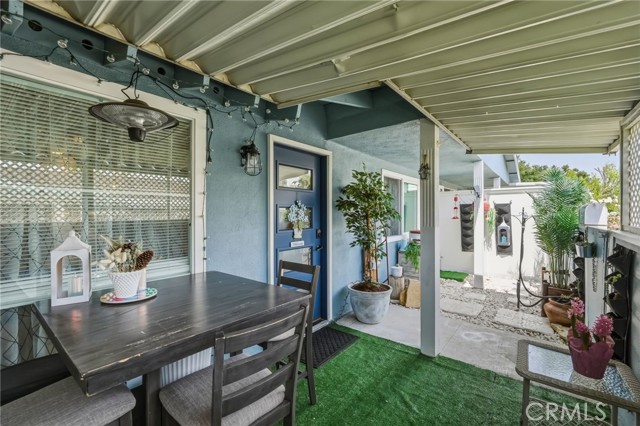 Detail Gallery Image 24 of 47 For 19237 Avenue of the Oaks #B,  Newhall,  CA 91321 - 2 Beds | 1 Baths