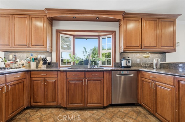 Detail Gallery Image 14 of 44 For 28241 San Marcos, Mission Viejo,  CA 92692 - 5 Beds | 3 Baths