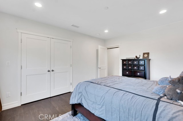 Image 47 of 69 For 15460 La Maida Street