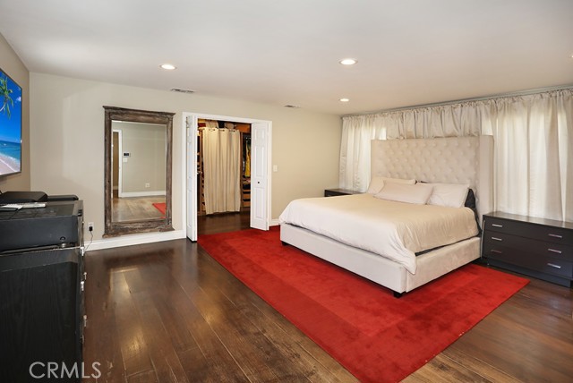 3807 Gardenia, Long Beach CA: https://media.crmls.org/medias/a2dffacf-b3b9-4eed-b409-3d30699ffa29.jpg