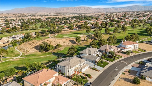Detail Gallery Image 4 of 75 For 13097 Sage Hen Rd, Victorville,  CA 92395 - 5 Beds | 4 Baths