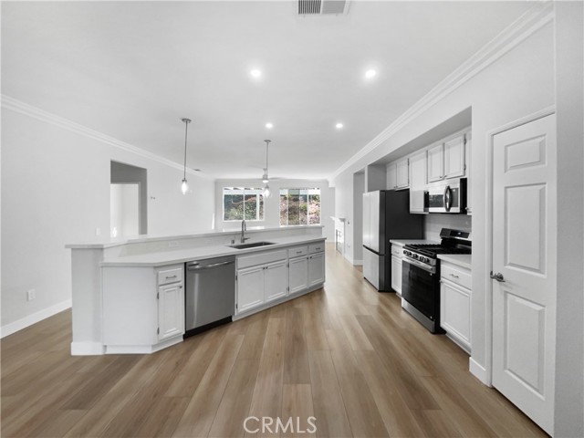 Detail Gallery Image 6 of 18 For 4107 Forest Highlands Cir, Corona,  CA 92883 - 4 Beds | 2 Baths