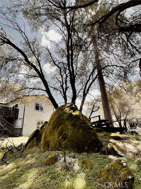 51259 Bon Veu Drive, Oakhurst CA: https://media.crmls.org/medias/a2e0eff8-4a02-4b39-b817-a54646233caf.jpg