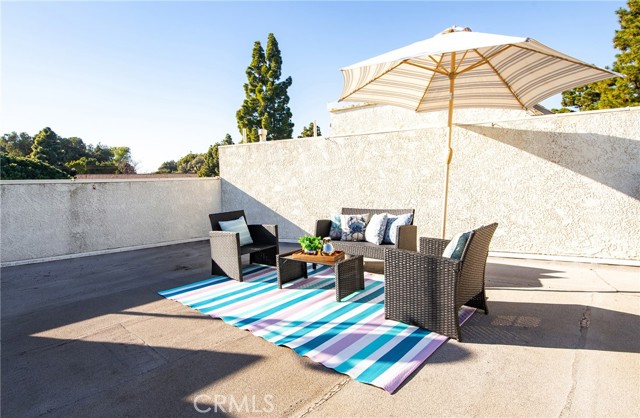 18202 Kingsdale Avenue, Redondo Beach, California 90278, 2 Bedrooms Bedrooms, ,1 BathroomBathrooms,Residential,Sold,Kingsdale,WS22015615