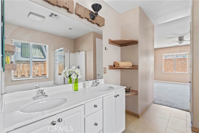 13275 Lone Pine Court, Hesperia CA: https://media.crmls.org/medias/a2e1f4f6-4d83-4dd4-836d-0a2d87511572.jpg