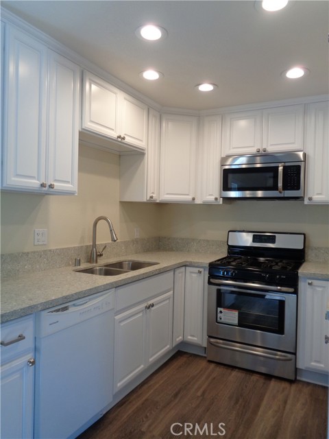 8362 Atlanta Avenue, Huntington Beach CA: https://media.crmls.org/medias/a2e1f7cb-732a-45f8-acfd-b3992c7afa82.jpg