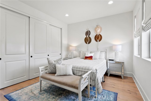 Detail Gallery Image 26 of 52 For 17352 Eucalyptus Ln, Huntington Beach,  CA 92649 - 5 Beds | 5/1 Baths