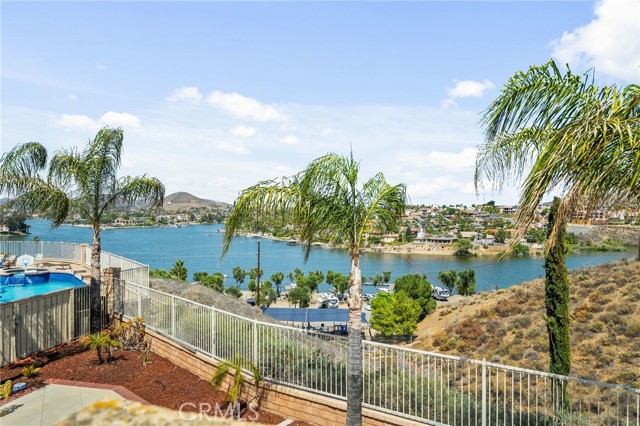 21 Via Del Renal Court, Lake Elsinore CA: https://media.crmls.org/medias/a2e2293d-8de7-43b0-a329-5ae162ab0800.jpg