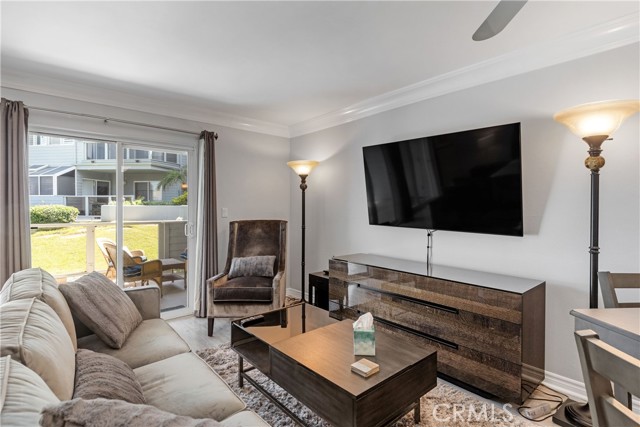 Detail Gallery Image 9 of 26 For 250 the Village #108,  Redondo Beach,  CA 90277 - 1 Beds | 1 Baths