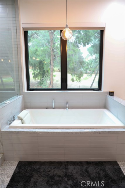 Detail Gallery Image 12 of 61 For 12664 Mclennan, Granada Hills,  CA 91344 - 5 Beds | 6 Baths